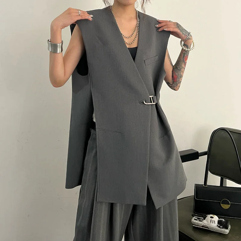 fashion-forward coatLoose-fitting Sleeveless Collarless Vest